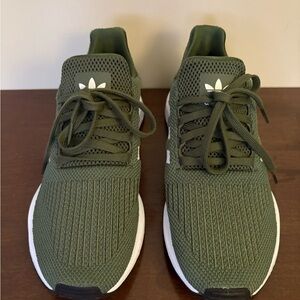 Adidas Swift Run, Olive Green